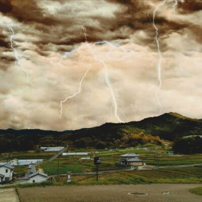 農村と雷鳴
