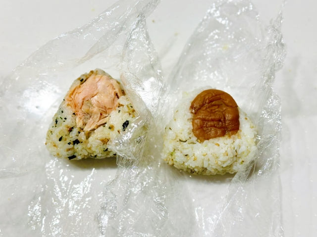 ラップおにぎり